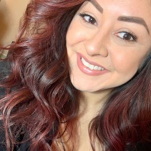 Meet your Posher, Raquel